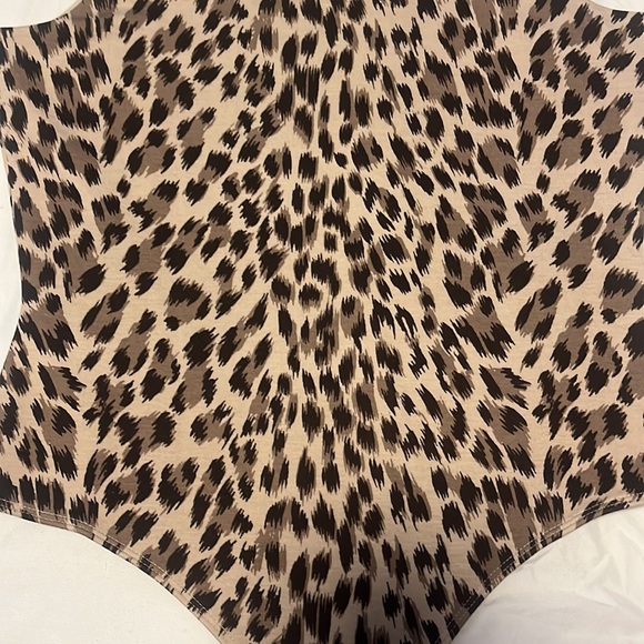 NWOT Banana Republic Leopard Print Bodysuit - Picture 2 of 5